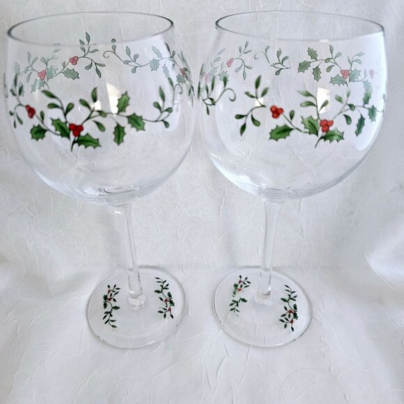 Holly Berry Holiday Balloon Wine Glasses 8.5" red wine ice water goblets set- 2 - Picture 3 of 9